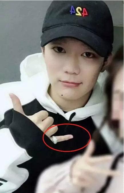 明星吃瓜日常,吃瓜日常背后的明星生活