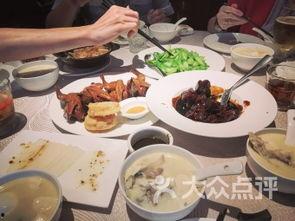 情侣饭店吃瓜,甜蜜瞬间曝光！