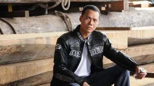 潜行狙击吃哈密瓜,哈密瓜背后的惊险故事