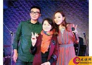 吃瓜综艺表演,综艺舞台上的吃瓜盛宴