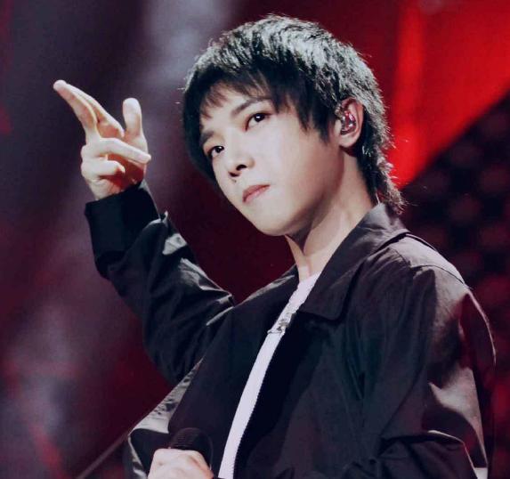 吃瓜一姐华晨宇,吃瓜一姐的跨界传奇