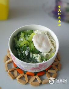 鸡蛋面吃瓜,夏日清爽新体验