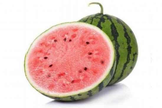 3岁小孩吃麒麟瓜,萌态可掬萌翻众人