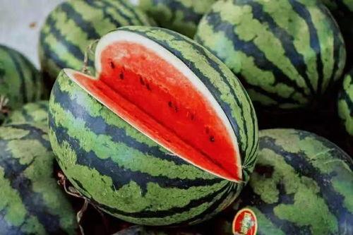 最近流行吃瓜,揭秘近期热门吃瓜事件背后的真相