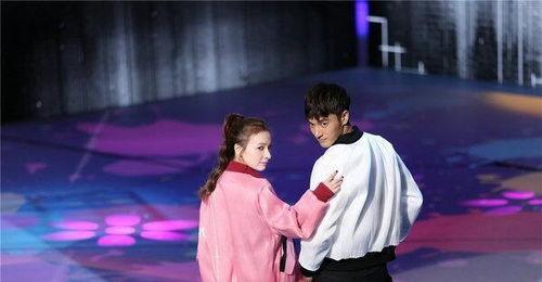 穿到国民吃瓜看戏,全民吃瓜看戏的繁华岁月