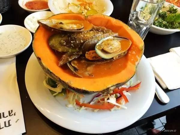 以色列平民吃瓜,品尝独特风味，感受民族风情